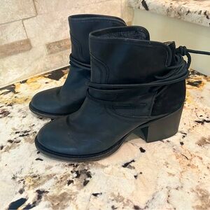 Freebird Casey leather bootie - size 9.